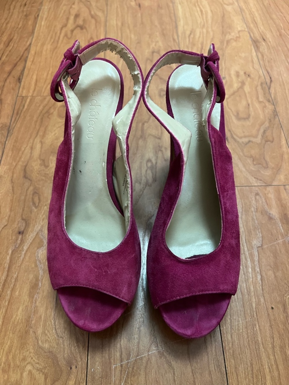 Le château Women’s Suede Slingback Peep-Toe Heels in Berry
